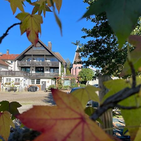 Gasthaus Hirschenstube & Gaestehaus Gehri Waldkirch Luaran gambar