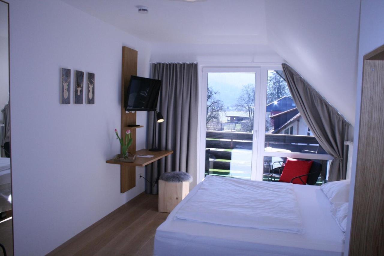 Gasthaus Hirschenstube & Gaestehaus Gehri Waldkirch Bilik gambar